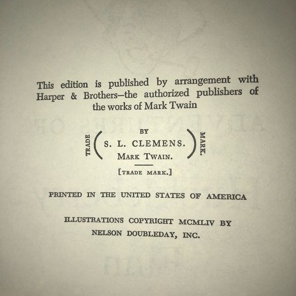 Adventures of Huckleberry Finn by Mark Twain- junior deluxe edition-used - Picture 7 of 10